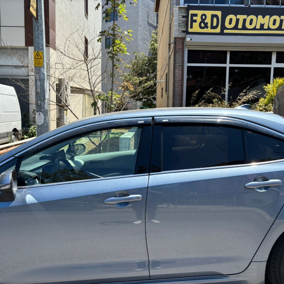 Toyota Corolla 2019 - 2023 Kapı Direkleri Parlak Siyah Kaplama