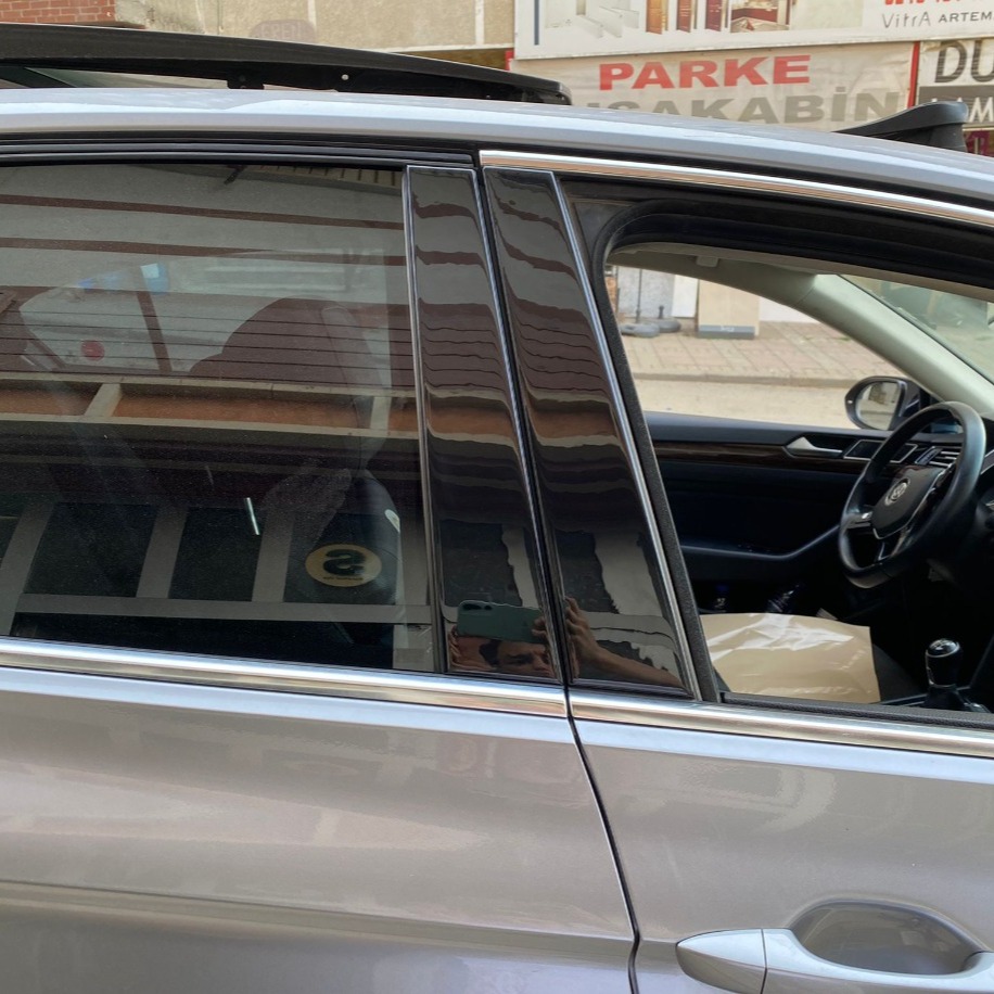 Volkswagen Passat B8 B8.5 Kapı Direği Kaplama Piano Black Renk Özel Dizayn