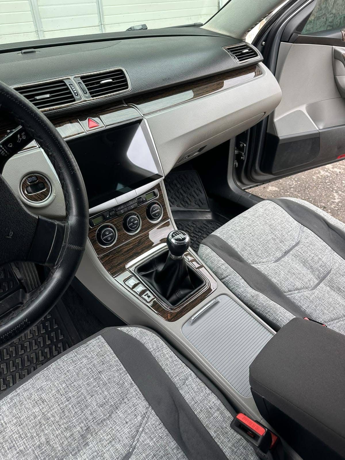 Volkswagen Passat B6 Koyu Meşe Maun Kaplama