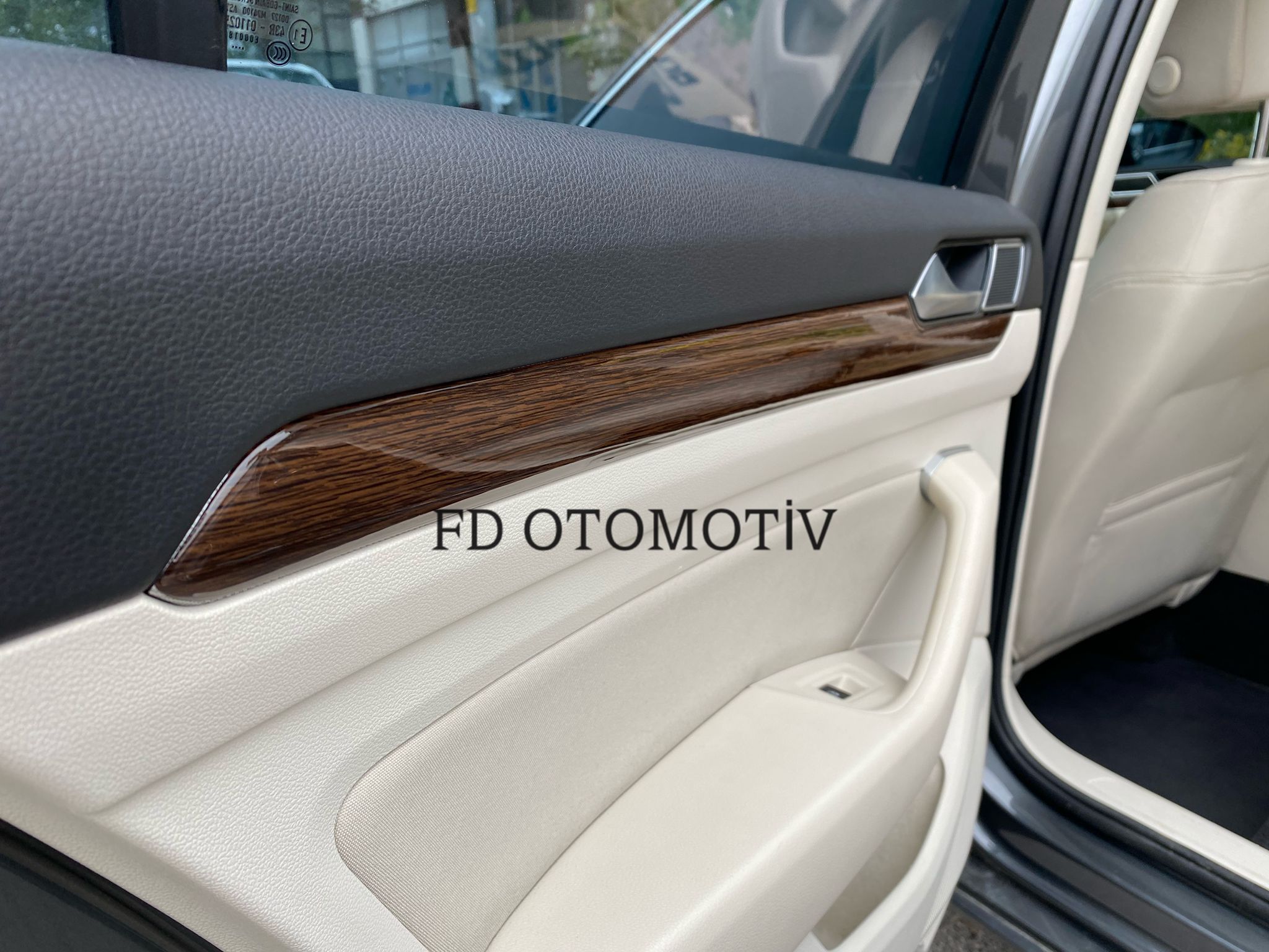 Volkswagen Passat B8 Piano Black Koyu Meşe Full Set Maun Kaplama