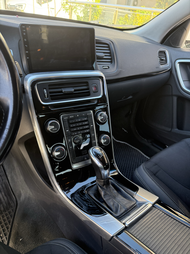 Volvo S60 Piano Black Maun Kaplama