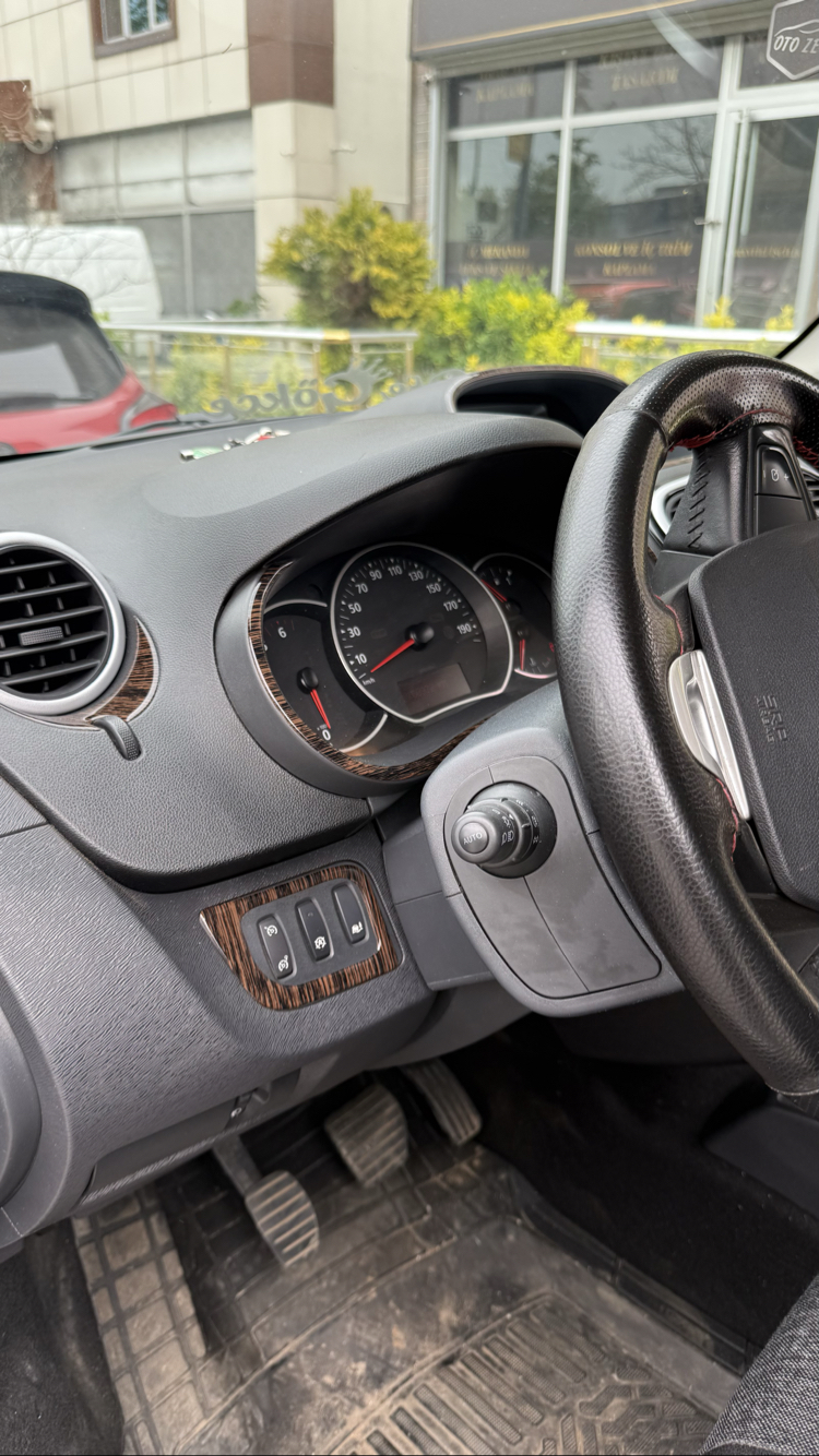 Renault Kango Koyu Meşe Maun Kaplama