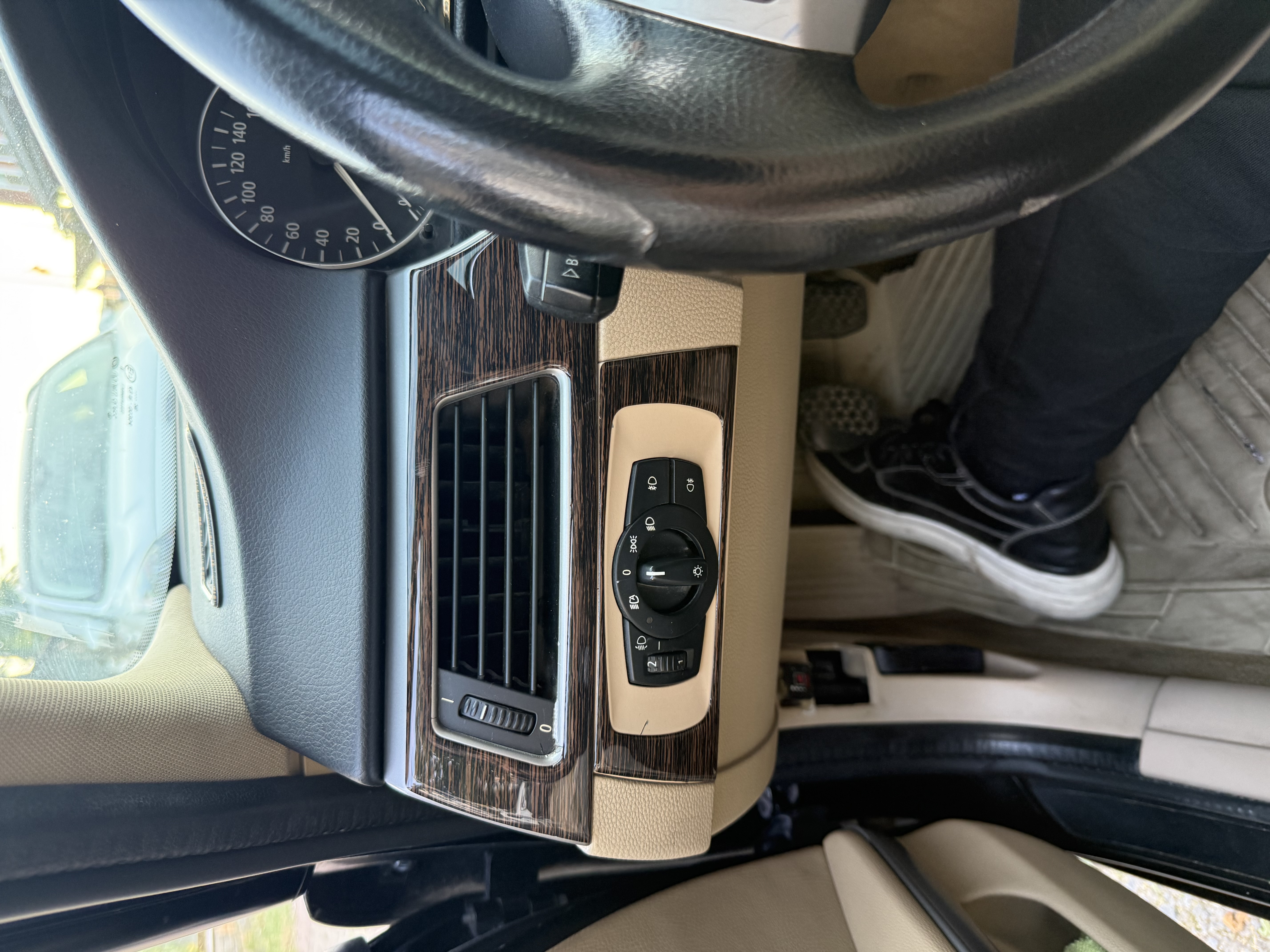 Bmw E90 2006 - 2010 Koyu Meşe Maun Kaplama