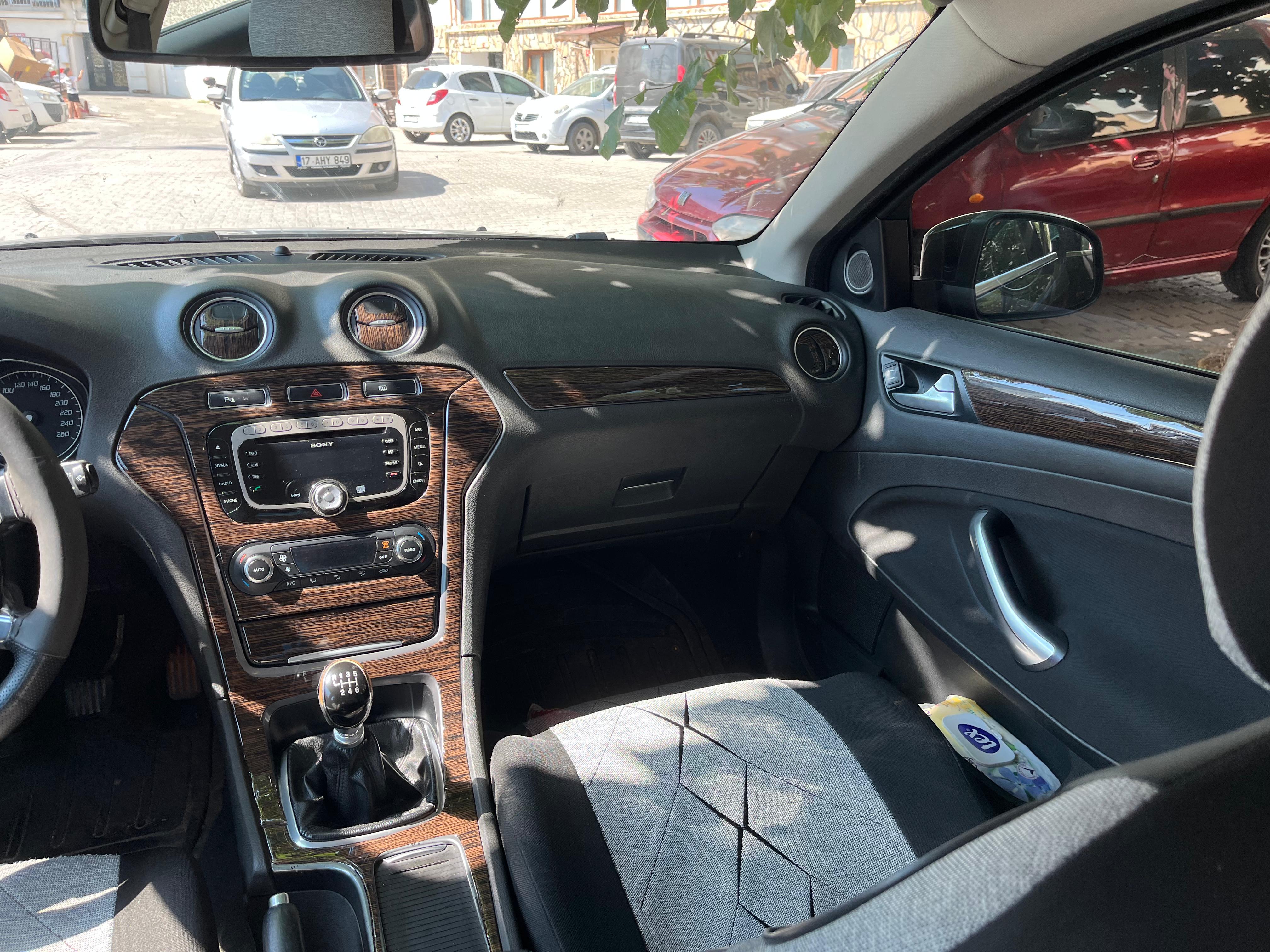 Ford Mondeo 2012 2016 Full Set Koyu Meşe Maun Kaplama
